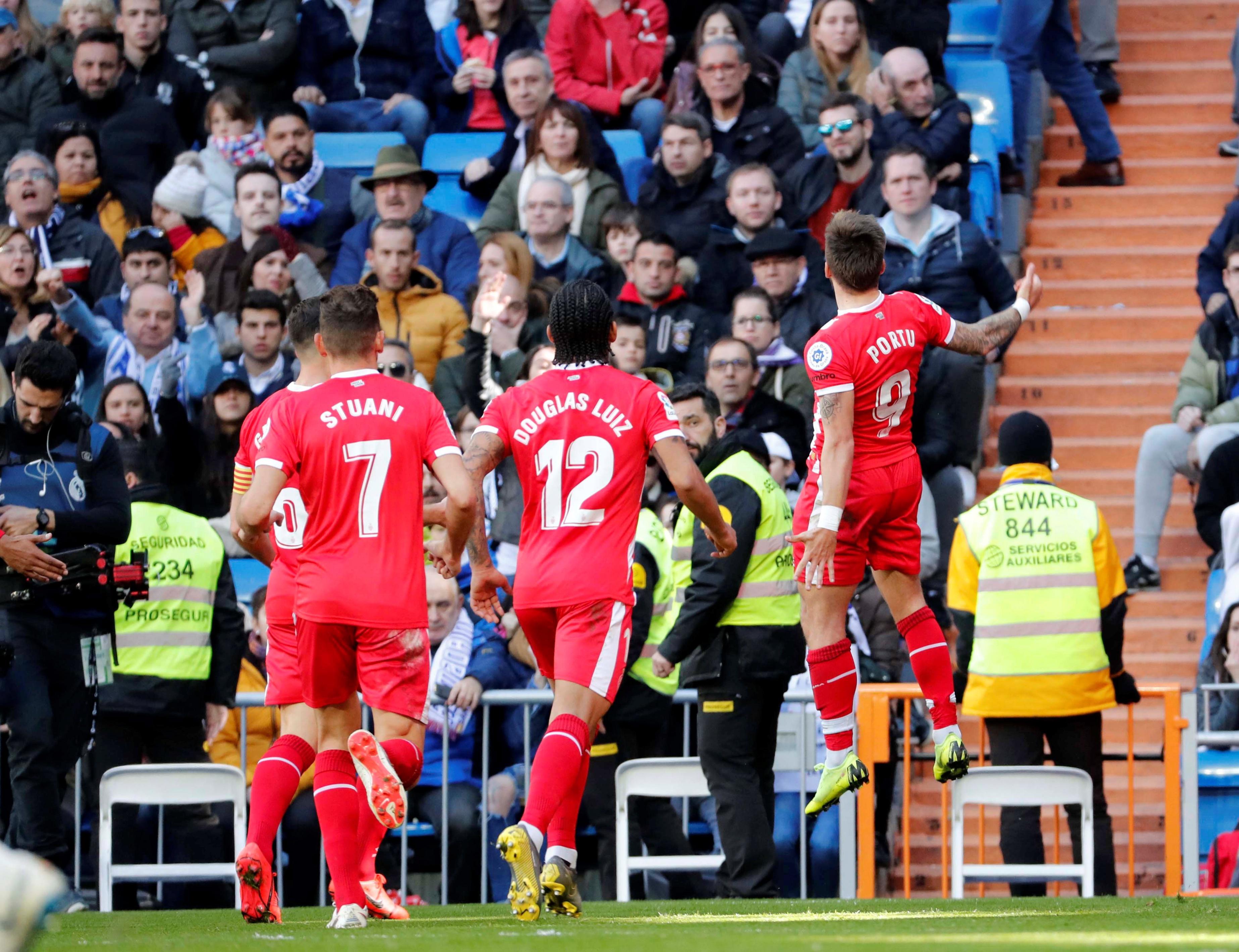 场上做出一 场上做出一